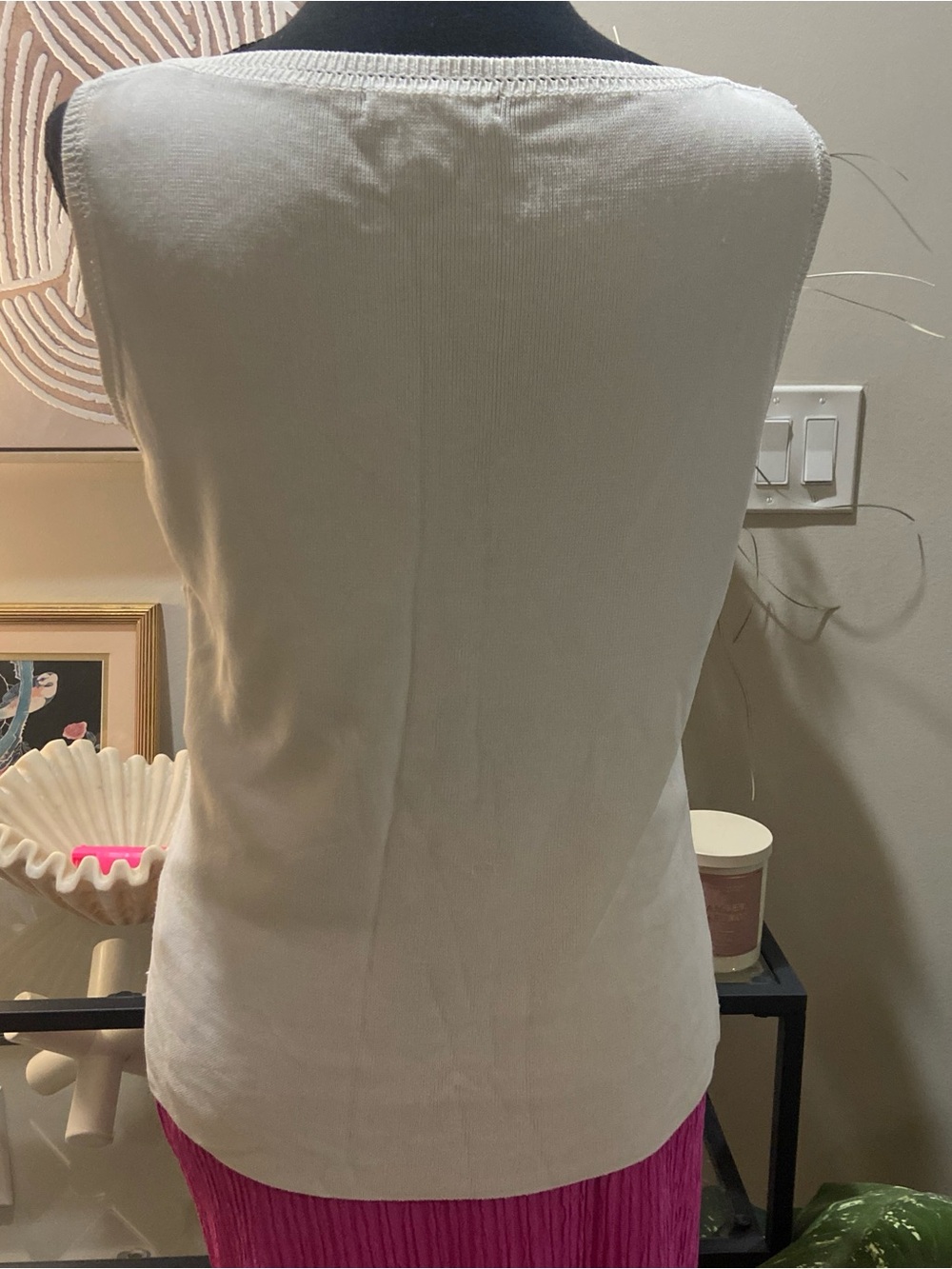 Women’s White Sleeveless Top with Pink Sequin Flamingo - Picture 4 of 5